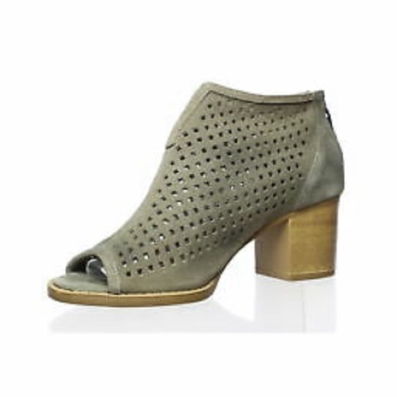 DIRTY LAUNDRY Suede Tessa Bootie - NEW - Picture 3 of 5